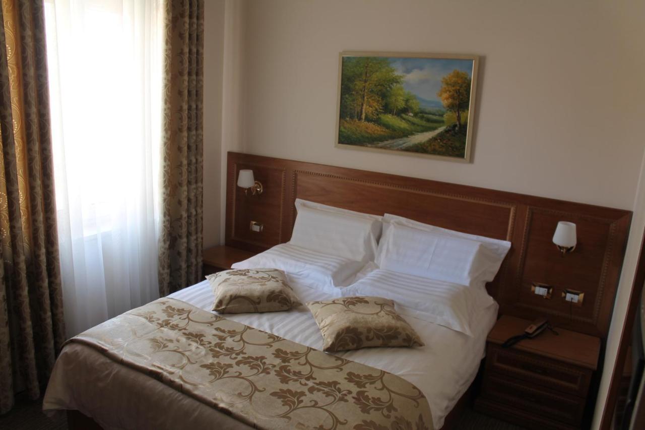 Hotel Boka Tirana Exterior foto